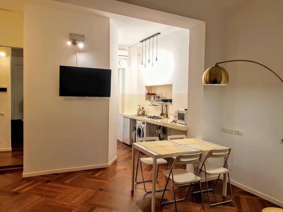 Piazza Martiri Apartment Кальяри Экстерьер фото