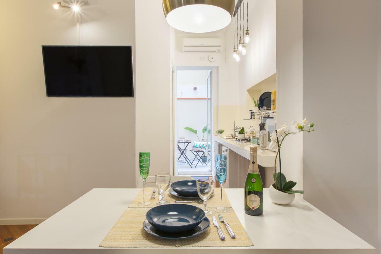 Piazza Martiri Apartment Кальяри Экстерьер фото