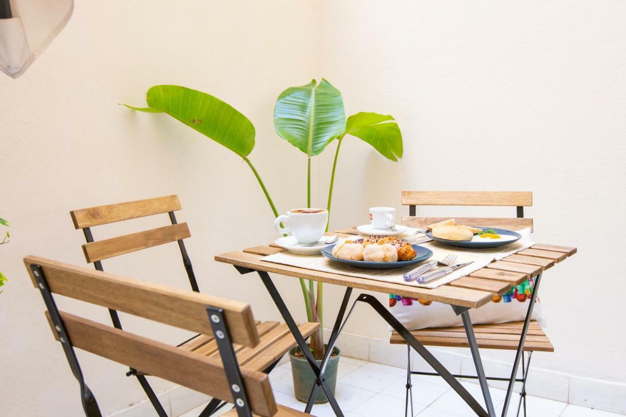 Piazza Martiri Apartment Кальяри Экстерьер фото