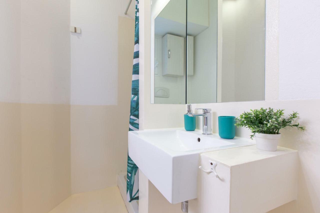 Piazza Martiri Apartment Кальяри Экстерьер фото